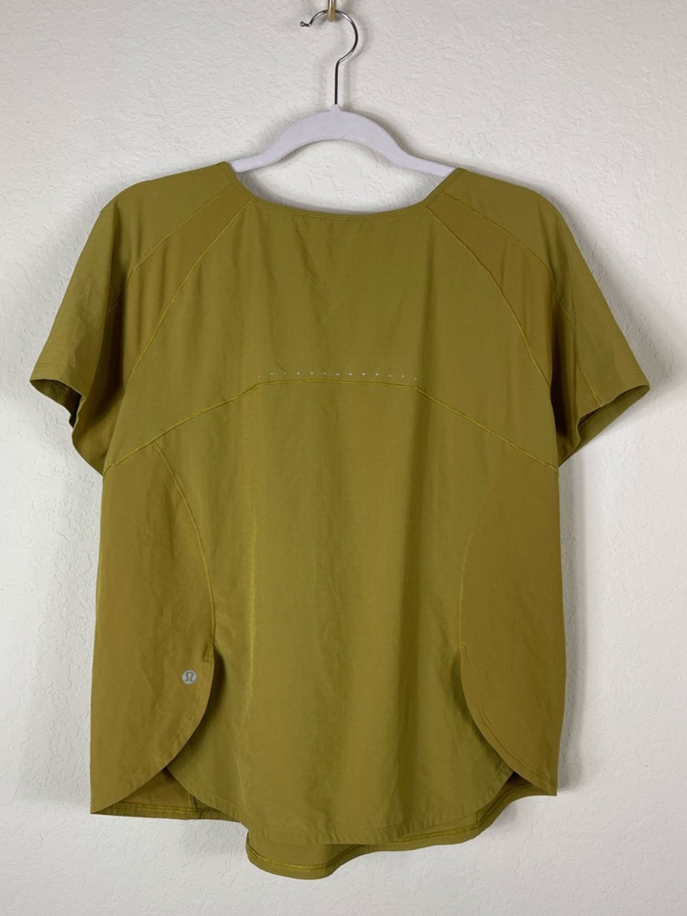 lululemon athletica bronze Green lightweight running Short Sleeve shirt - Picture 7 of 7